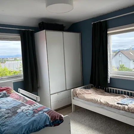 Lejlighed Spacious Detached House With Garden Perfect For Ons &