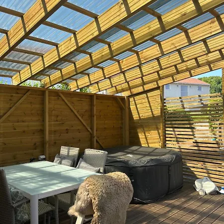 Spacious Detached House With Garden Perfect For Ons & Lejlighed *